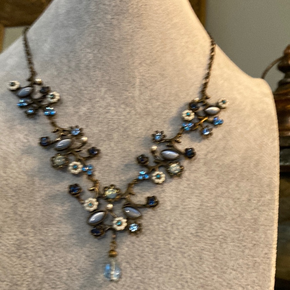 Avon Vintage-Inspired Blue Floral Crystal Necklace